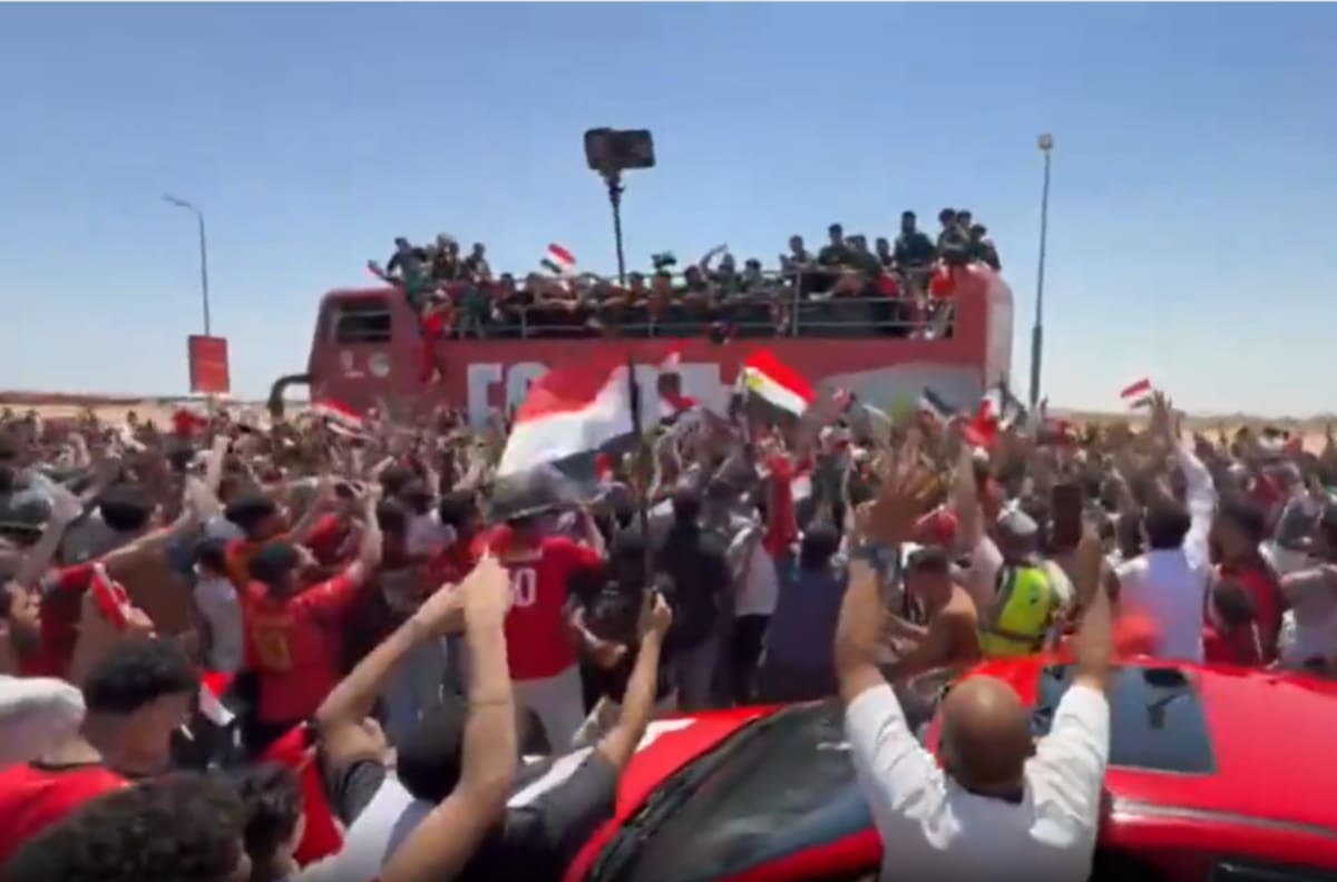 VIDEO | Jugadores de Egipto recibidos como héroes al llegar al país después del partido con Argentina