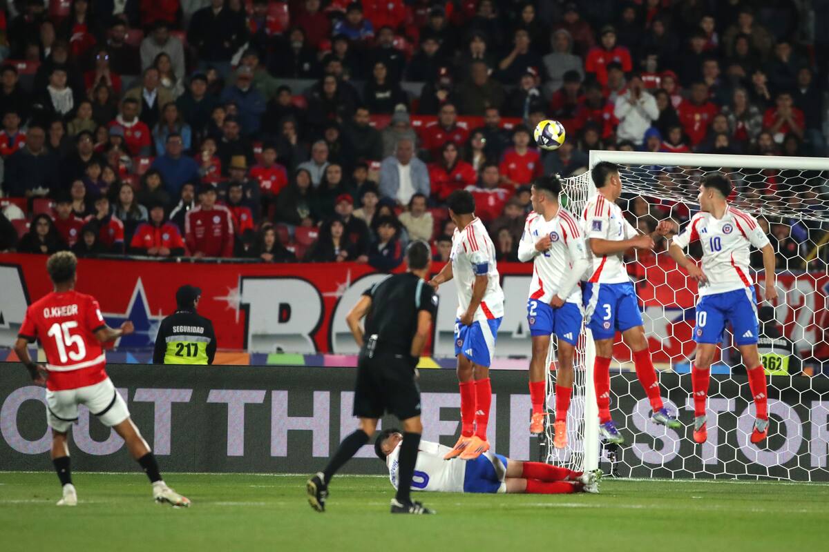 Omar Khedr anota en gol del triunfo ante Chile en el epílogo. La data no hace ganar los partidos, hasta ahora. Crédito: Photosport.