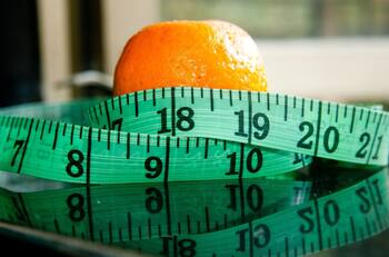 Un movimiento efectivo para reducir la grasa abdominal sin saltos ni pesas