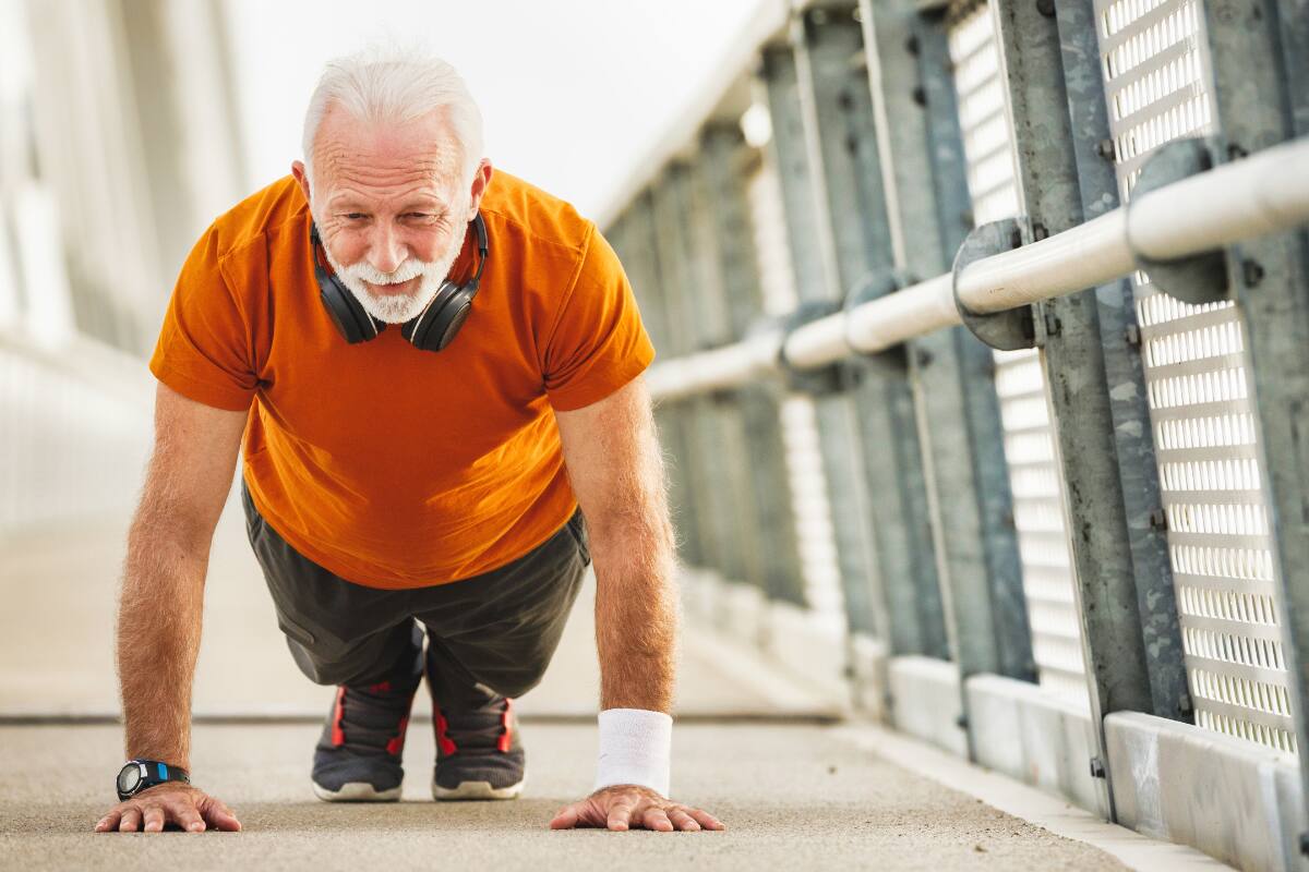 Conoce cuáles lo que deben hacer las personas de la tercera edad.