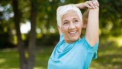 Estos son los ejercicios que deben realizar los adultos mayores para mejorar su salud, según Harvard