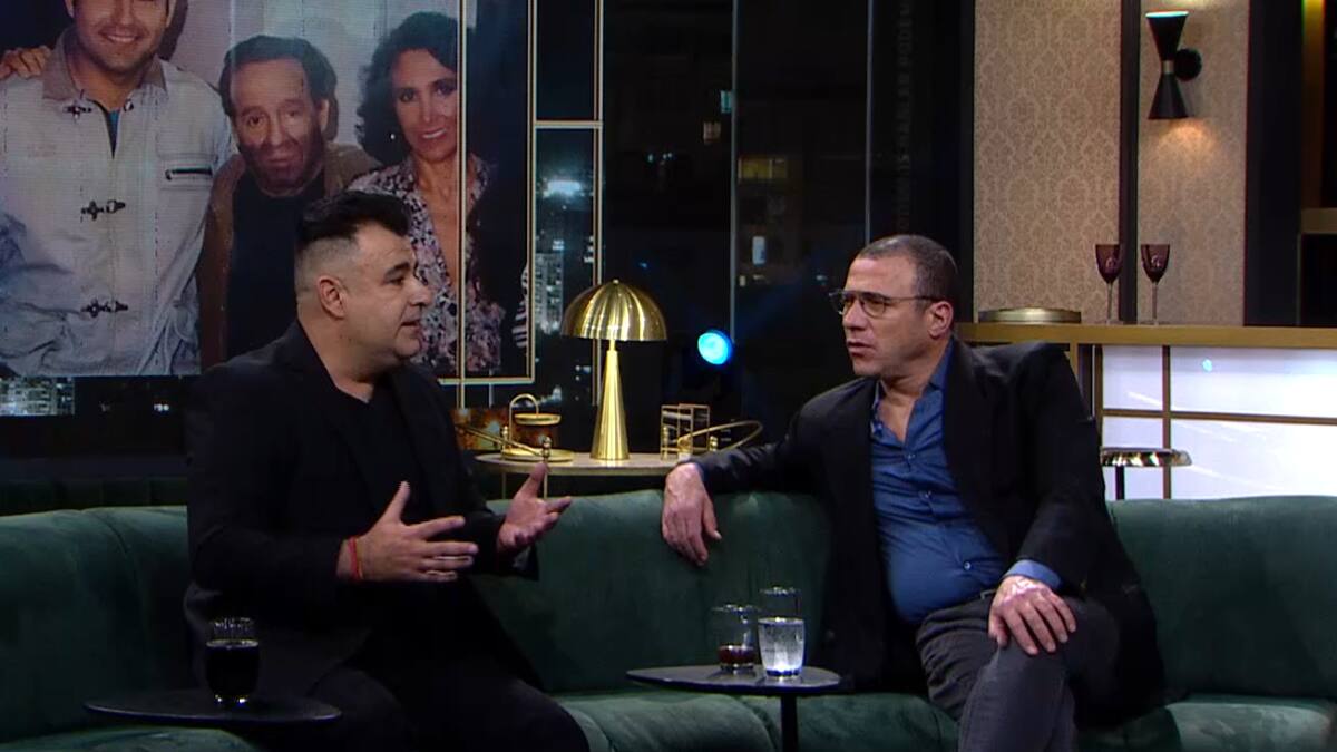 Es un famoso comediante, actualmente la rompe en la TV, pero en el pasado se especializó para trabajar con niños TEA
