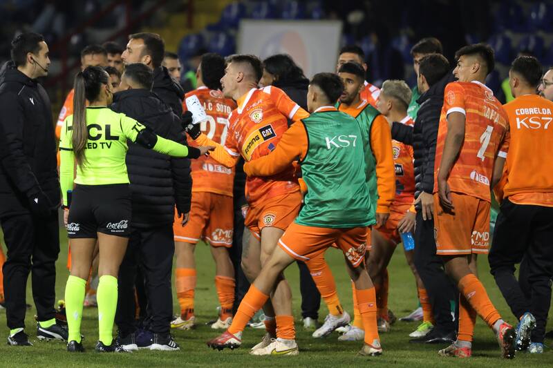 consignó agresiones verbales por parte de Cobreloa en su informe arbitral. (Foto: Aton)