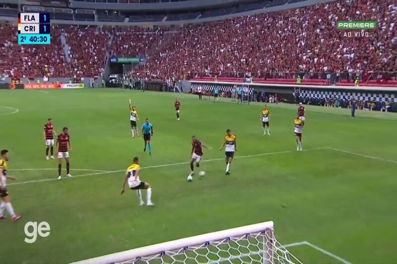 cobró un raro penal, pero ajustado al reglamento.