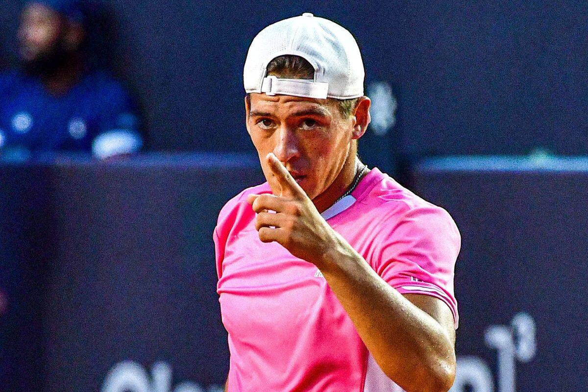 cerró la ronda de cuartos de final del Chile Open con una victoria por doble 6-4 sobre el bosnio Damir Džumhur.