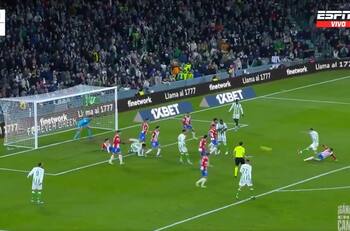 VIDEO | El Betis de Manuel Pellegrini le amargó la vida al puntero de La Liga con este furioso zapatazo