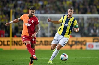 Cómo y por qué un árbitro de Eslovenia dirigirá el gran clásico del fútbol en Turquía