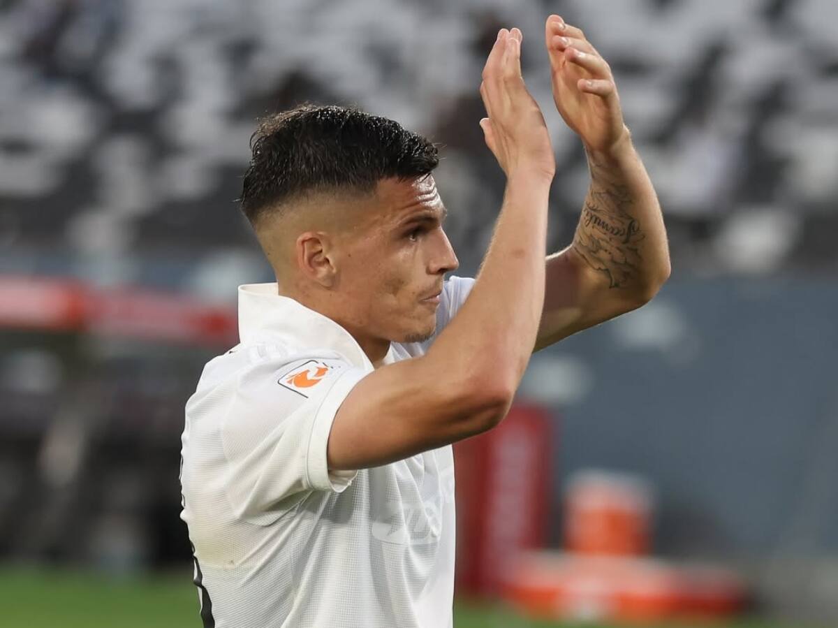 Lucas Cepeda, estaría jugando sus últimos partidos con la camiseta del Popular. Foto: @Colocolooficial.
