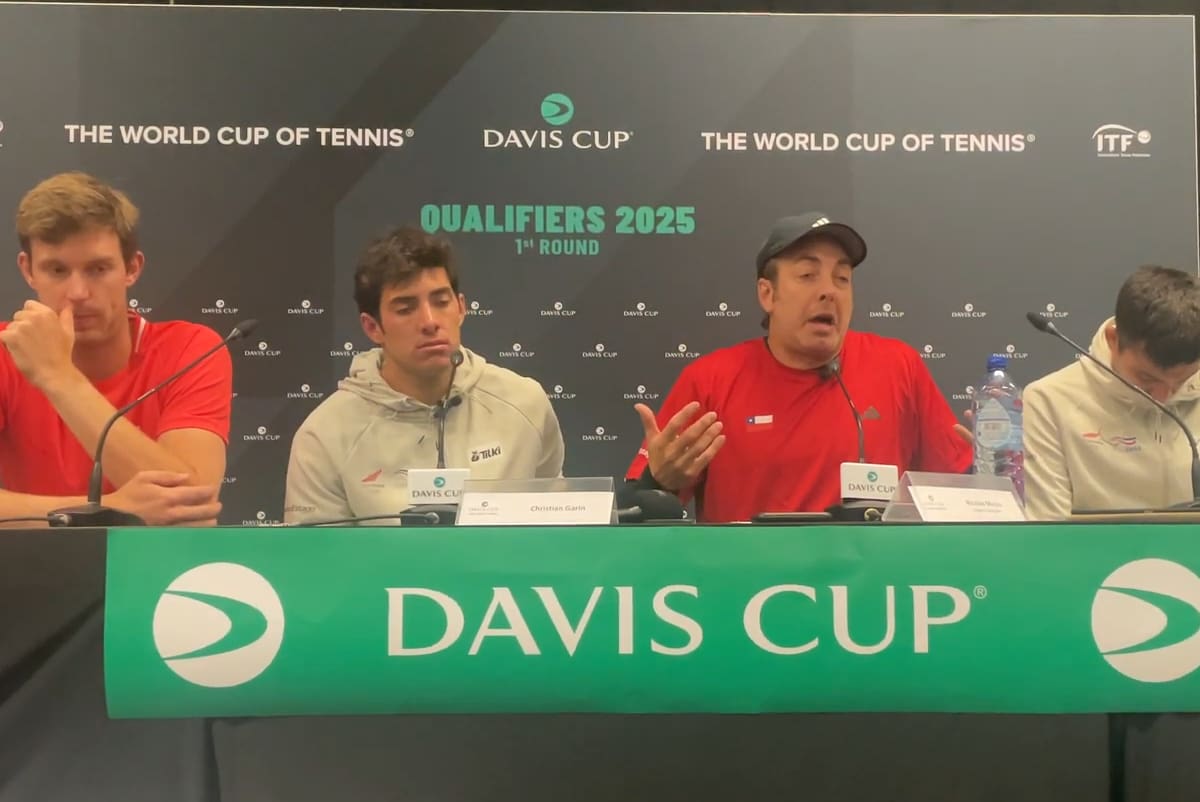 dio una conferencia de prensa tras la serie ante Bélgica.