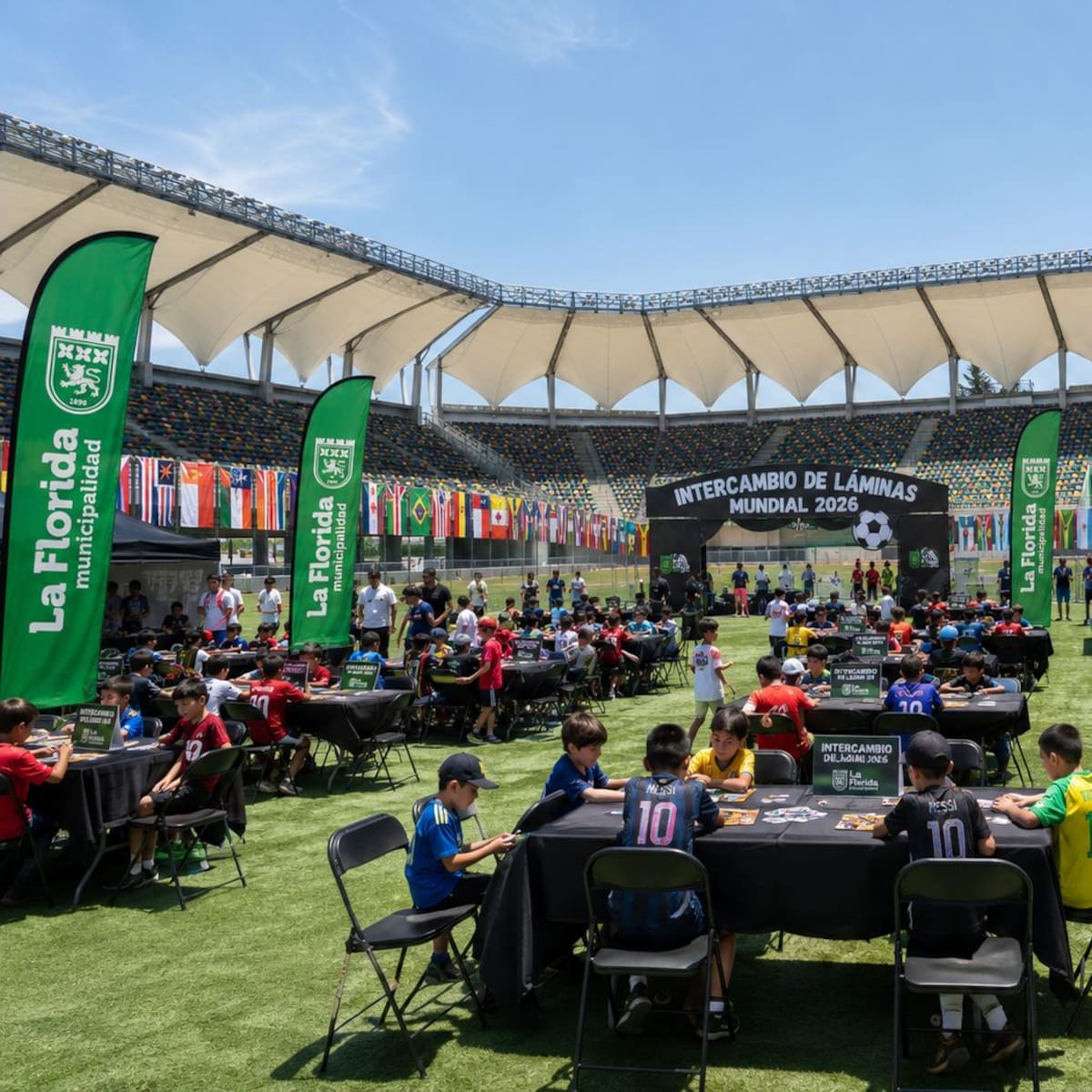 Estadio del fútbol chileno organizará masiva “cambiatón” de láminas del álbum del Mundial