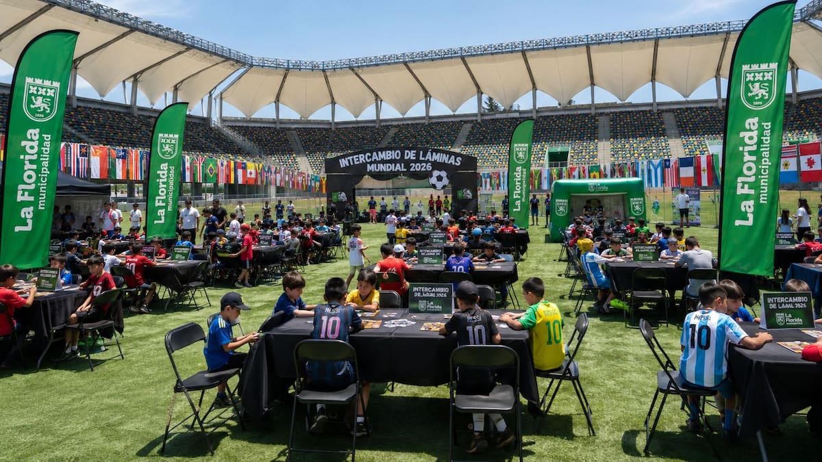 Estadio del fútbol chileno organizará masiva “cambiatón” de láminas del álbum del Mundial