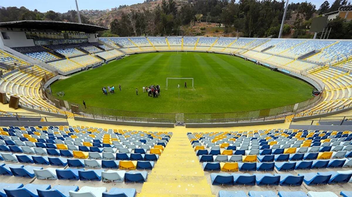 es donde hace de local Everton de Viña del Mar.