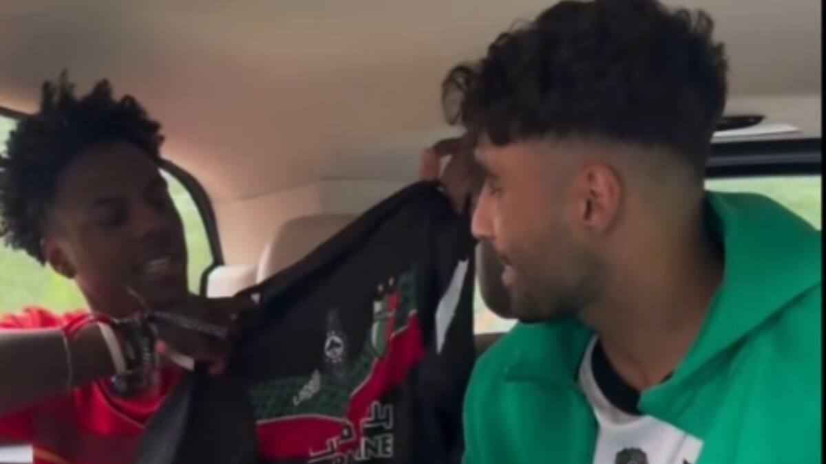 VIDEO | Famoso influencer Speed recibió la camiseta de Palestino en su visita a Alemania