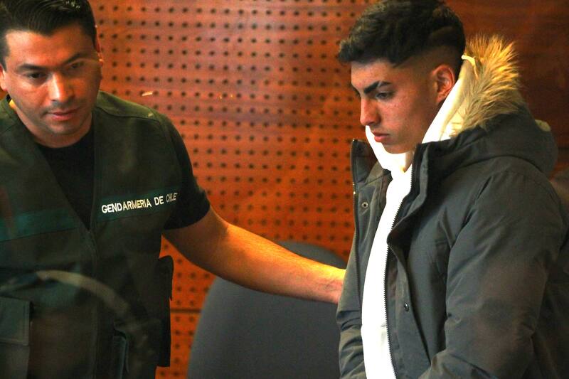 Santiago, 6 de noviembre de 2023.
El jugador DE Colo Colo Jordy Thompson, es dejado en prisión preventiva en el penal Santiago n, después de llevarse a cabo la audiencia de control de detención en su contra por Violencia Intrafamiliar.
Adrian Aylwin/Aton Chile