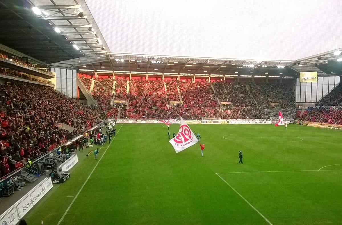 Aterrador hallazgo cerca de un estadio europeo: casi 5 mil personas tendrán que ser evacuadas