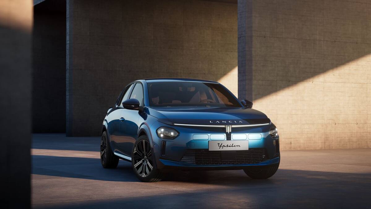 La marca italiana vuelve a Europa con un hatchbak 100 por ciento eléctrico