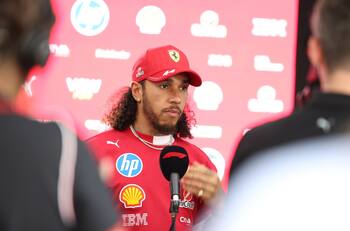 ¿Será cábala? Lewis Hamilton sorprendió con nuevo look antes del Gran Premio de Baréin