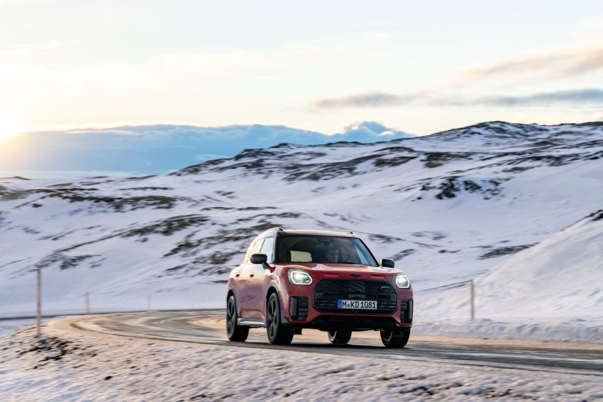 Islandia y su nieve fue el escenario de su primera prueba de manejo