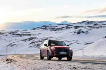 En Islandia pueban al más grande los Mini