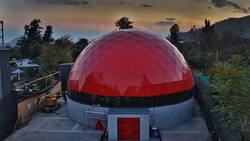 Tiene más de 200 m2: el moderno y espectacular nuevo planetario que tiene la RM