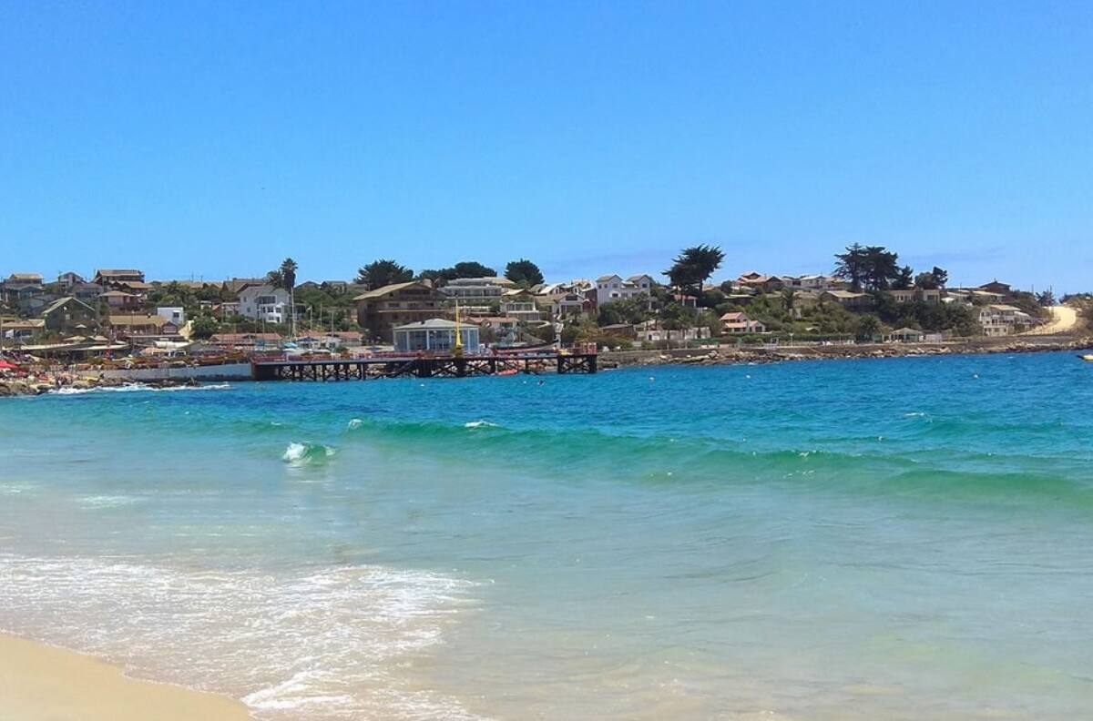 A menos de dos horas de Santiago: Esta es la increíble playa chilena que puedes visitar este verano
