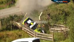 VIDEO | Pilotos chilenos protagonizaron fuerte volcamiento durante el RallyMobil en Osorno