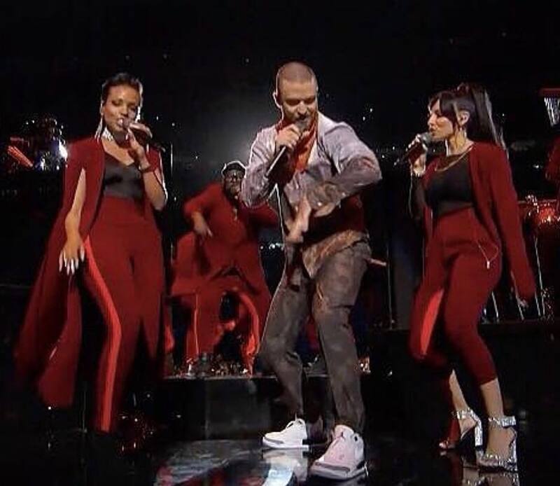 Media hora de música y coreografías, mientras en los vestuarios se puede diseñar un nuevo partido.