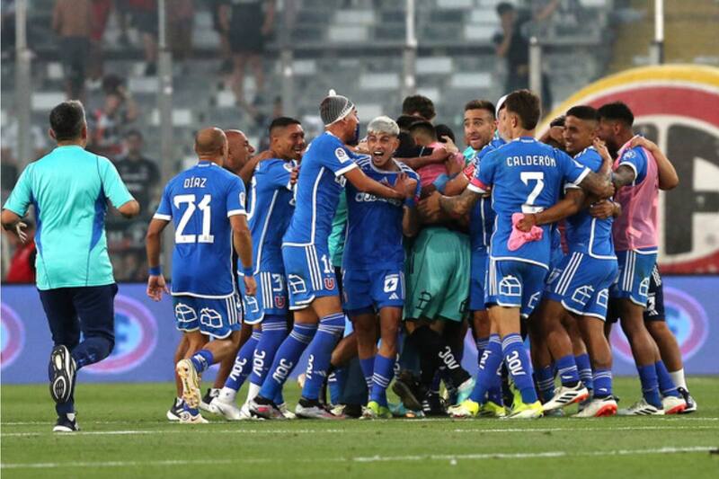 del fútbol chileno se jugó en el Estadio Monumental y fue para los azules. Foto: Agencia Aton.