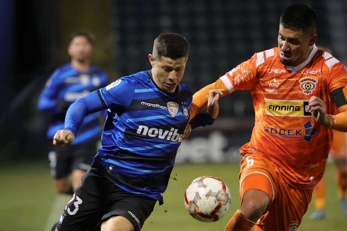 El último partido de Cris Martínez por el Campeonato Nacional fue ante Cobreloa, donde anotó el gol acerero en el 1-1. (Foto: Aton)