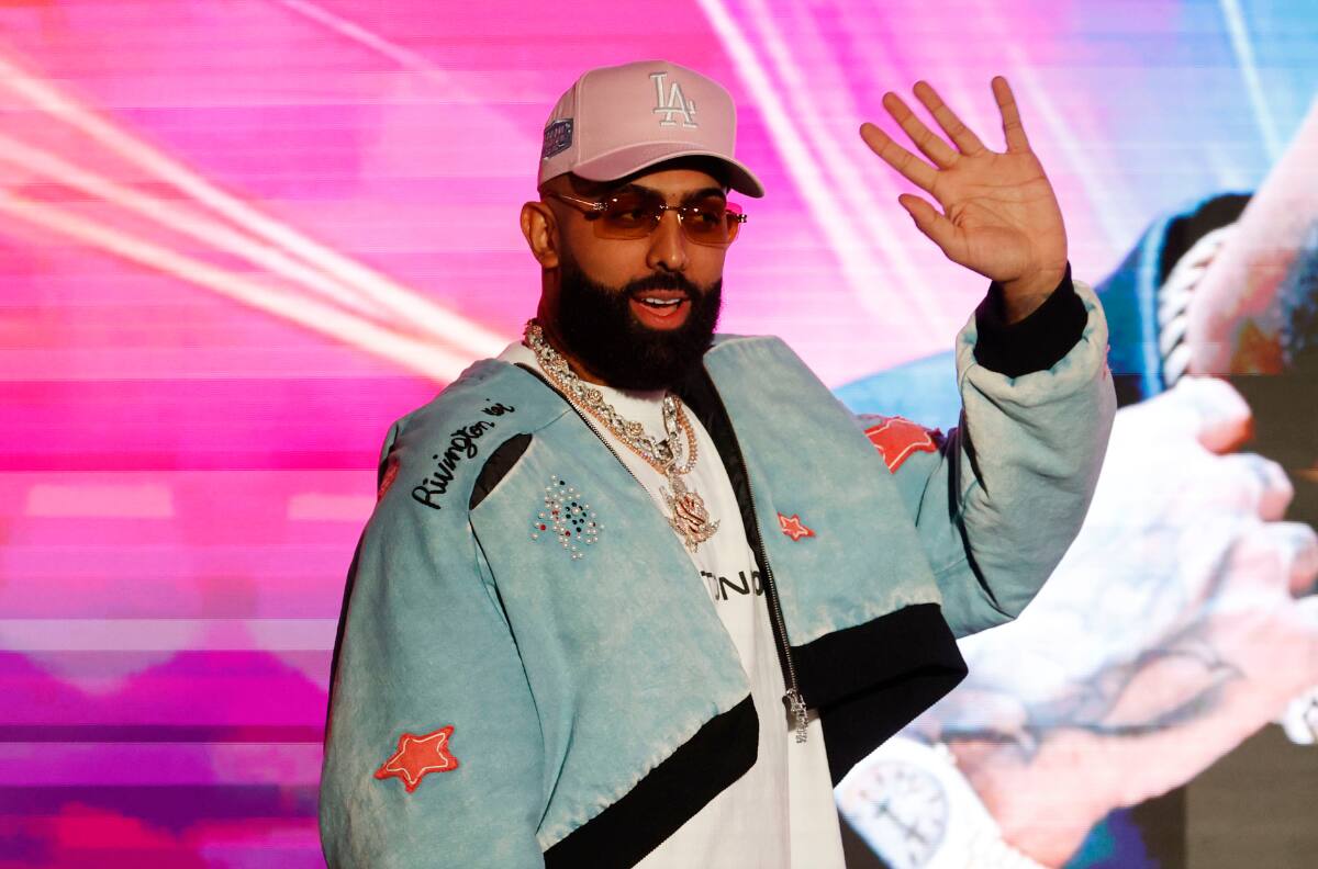 ¿A qué hora inicia el show de Eladio Carrión en el Festival de Viña 2025?