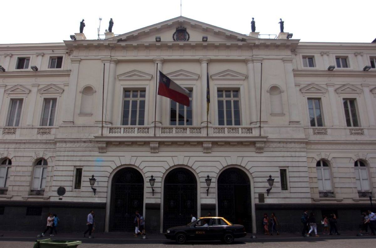 Elecciones Municipales 2024: ¿Quiénes son los candidatos a alcalde en la comuna de Santiago?