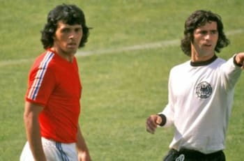 Aquí estaría la prueba de que Beckenbauer sí dijo que era “El Elías Figueroa de Europa”