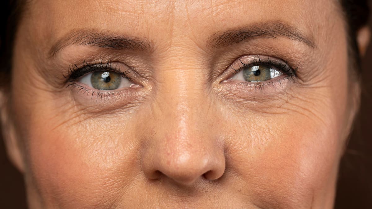 El mejor ingrediente de cocina para eliminar las “patas de gallo”