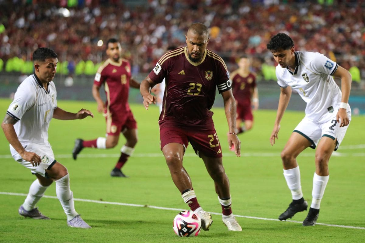 Venezuela enfrentó a Bolivia en la fecha 15 y el partido tuvo una impresionante audiencia en Chile. Foto: EFE.