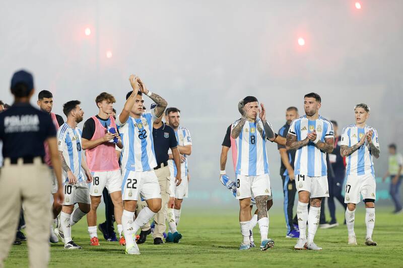 La derrota ante Paraguay encendió las alertas en la Selección Argentina. (Foto: EFE)