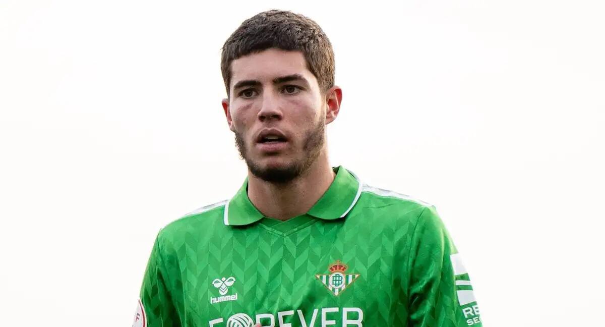 Se cansó de esperar y partió al Red Star de París.