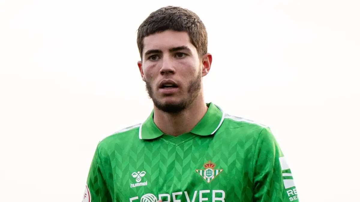 Hijo menor de Zidane se aburrió de esperar a Manuel Pellegrini y se marchó del Betis