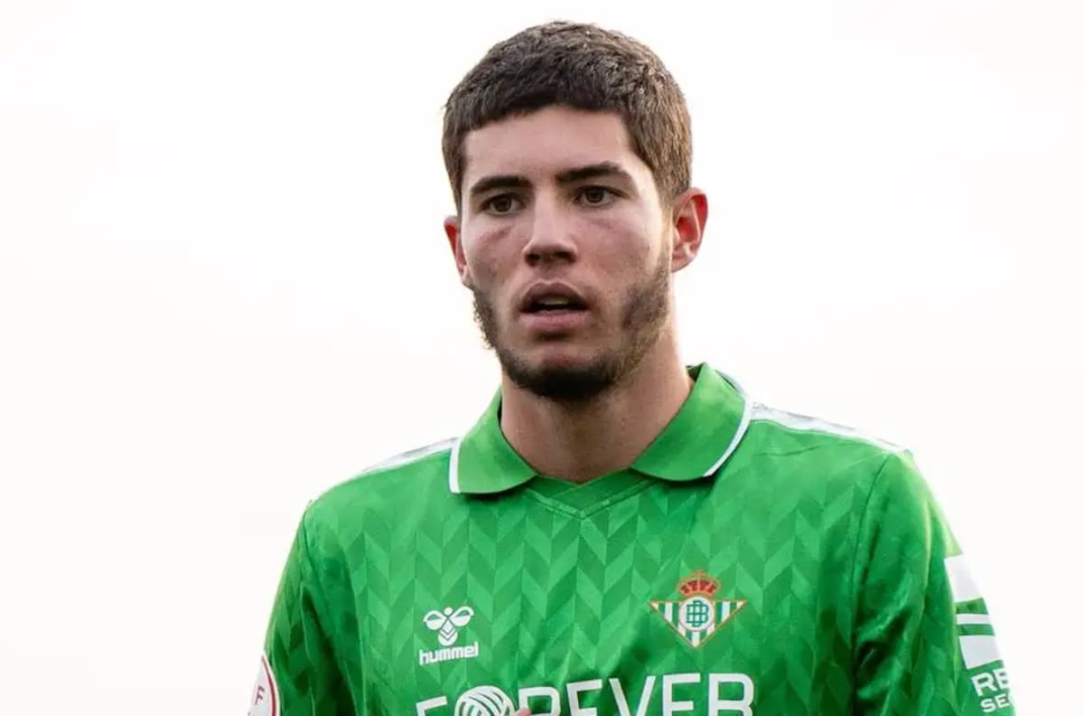 Hijo menor de Zidane se aburrió de esperar a Manuel Pellegrini y se marchó del Betis