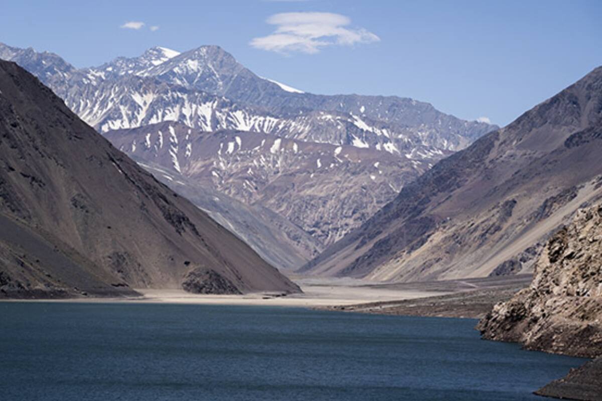 Este sitio destaca como uno de esos destinos icónicos cercanos a la capital. Enclavado en pleno corazón de los Andes.
Foto: Cajondelmaipo.cl