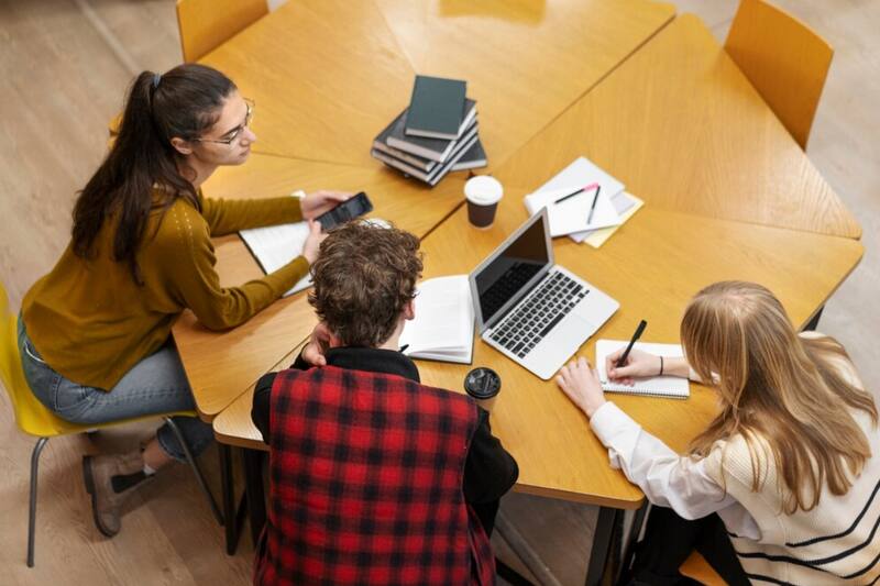 Publican ranking 2025 de las universidades con mejor empleabilidad en sus egresados.