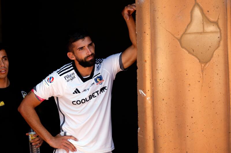 con un pie fuera de Colo Colo.