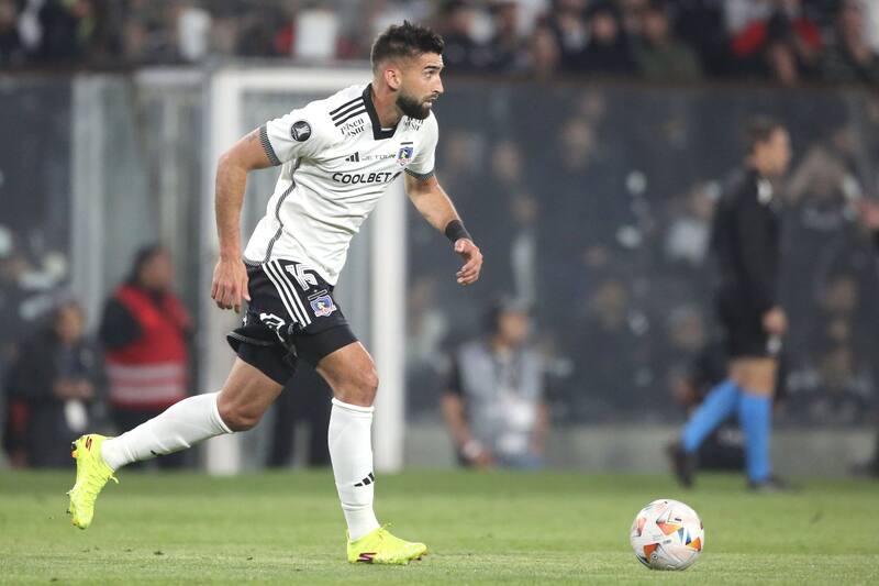 jugando por Colo Colo en el Estadio Monumental. Foto: Agencia Aton.