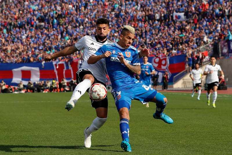 estaría en conversaciones para volver a Colo Colo. (Foto: Aton)