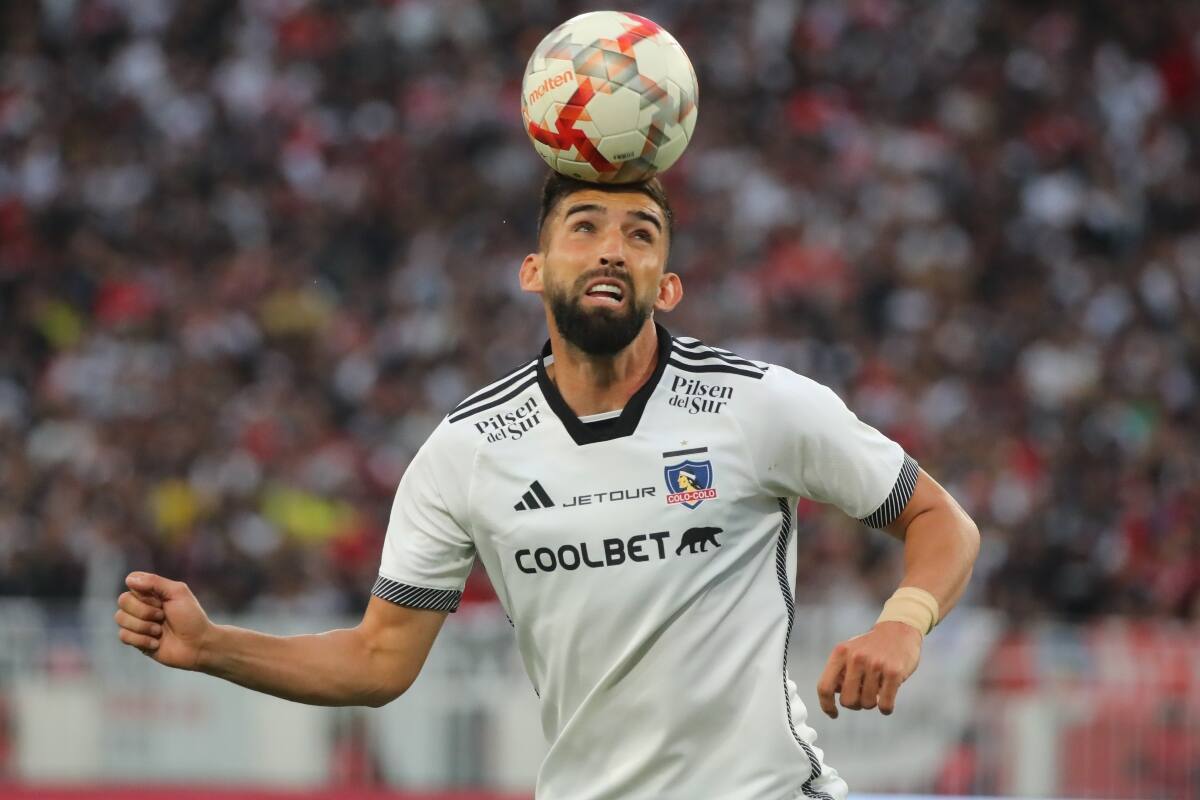 jugando por Colo Colo en el Estadio Monumental. Foto: Aton.