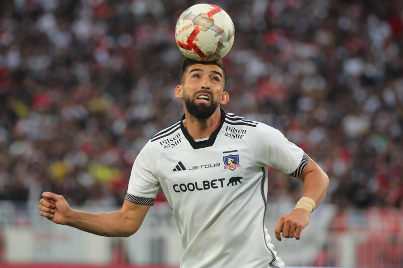 jugando por Colo Colo en el Estadio Monumental. Foto: Aton.