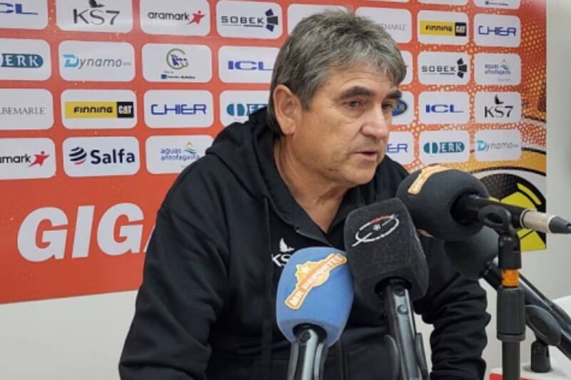 La conferencia de prensa del DT Cobreloa antes del partido ante Unión La Calera. Foto: En La Línea.