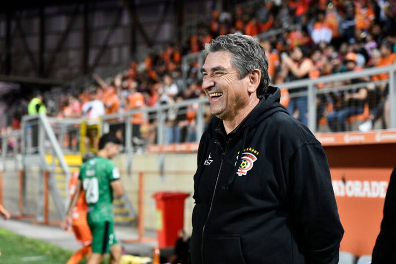 Emiliano Astorga, DT de Cobreloa. Foto: Agencia Aton.