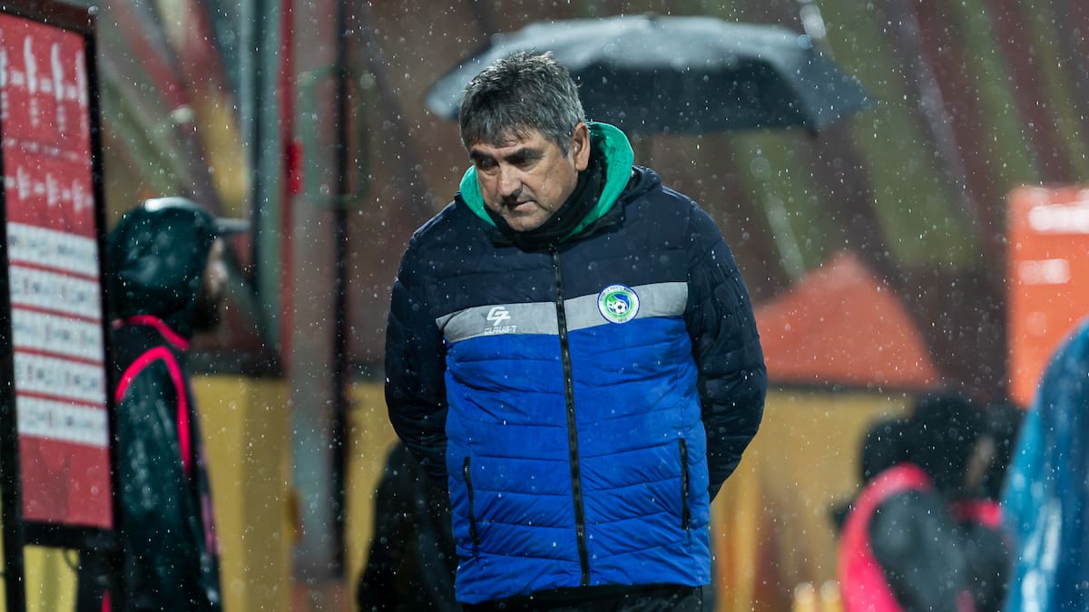 Sorpresa total en Primera B: Emiliano Astorga deja la banca de Deportes Puerto Montt