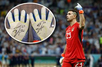 “Dibu” Martínez subasta los guantes que usó en el Mundial Qatar 2022: ¿Cuál es el valor y cómo se pueden comprar?
