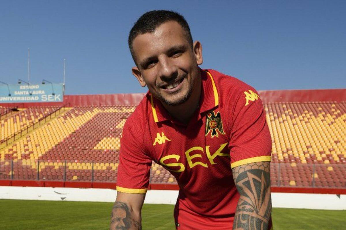 El mediocampista ya esta en Santa Laura, donde selló su regreso a Unión Española, tras 12 años. Foto y video: Unión Española.